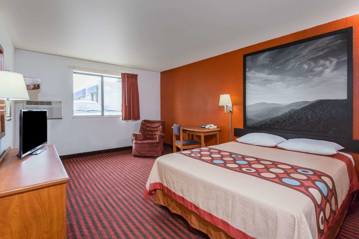 Room 5 of 13