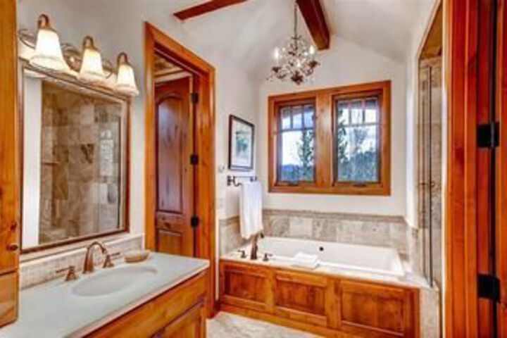Moose Lodge Highlands Area by Pinnacle Lodging