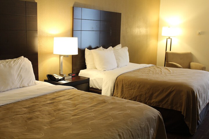 Room 30 of 37