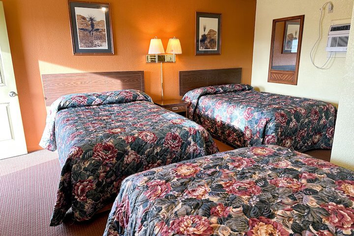 Room 3 of 23