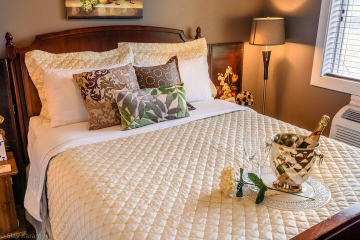 Brookside Inn Boutique Hotel