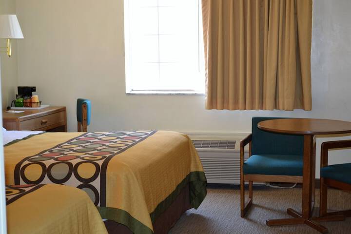 Room 18 of 32