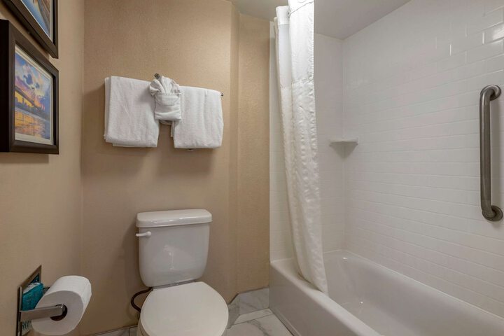 Room 21 of 48