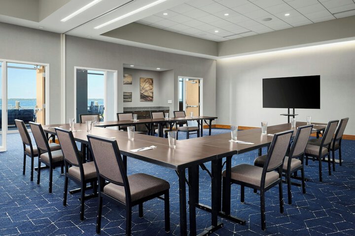 Courtyard by Marriott Erie Bayfront