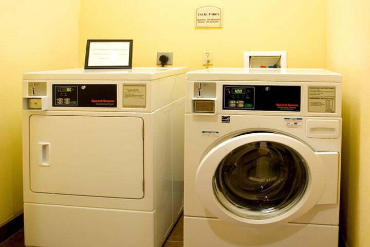 Holiday Inn Express Jourdanton - Pleasanton by IHG