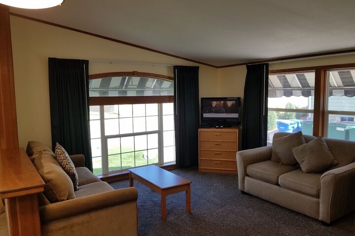 Room 93 of 120