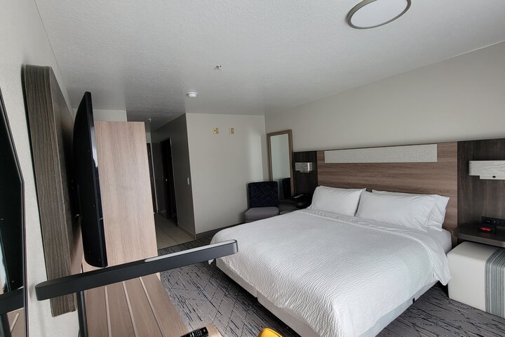 Room 132 of 245