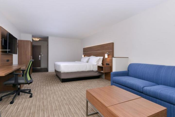 Room 21 of 40