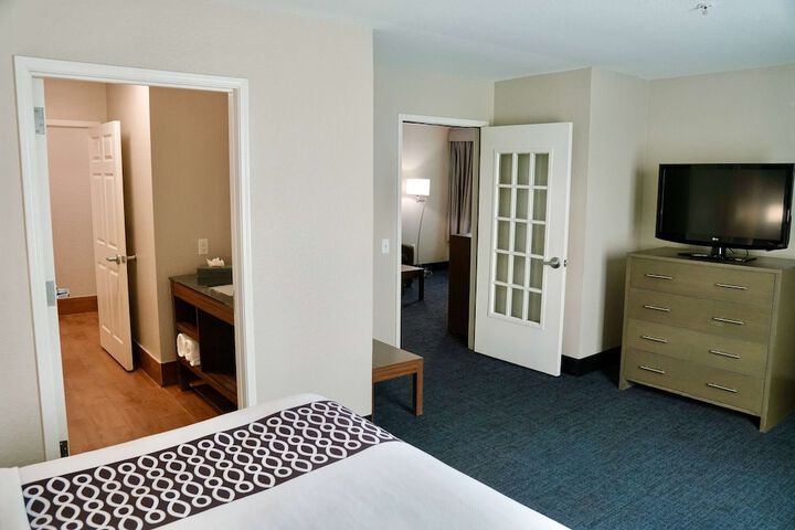 Room 10 of 25