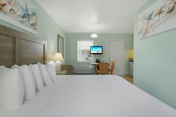Room 11 of 23