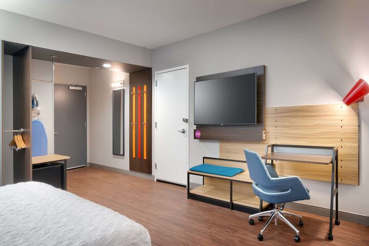 Room 10 of 33