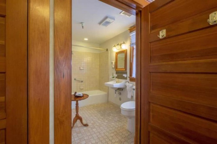 Room 45 of 85