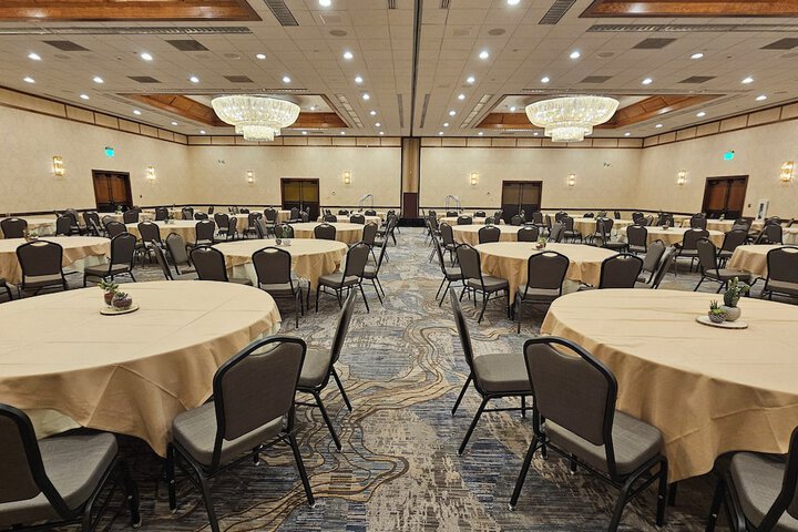 Crowne Plaza Phoenix - Chandler Golf Resort by IHG