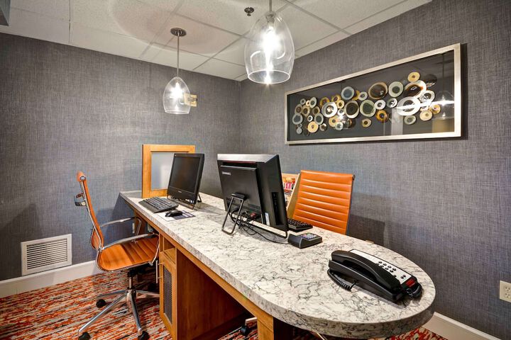 Business Center 39 of 39