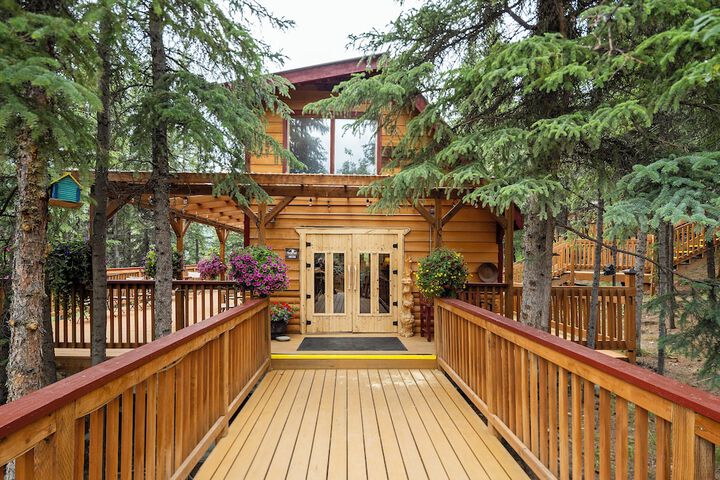 Denali Crows Nest Cabins