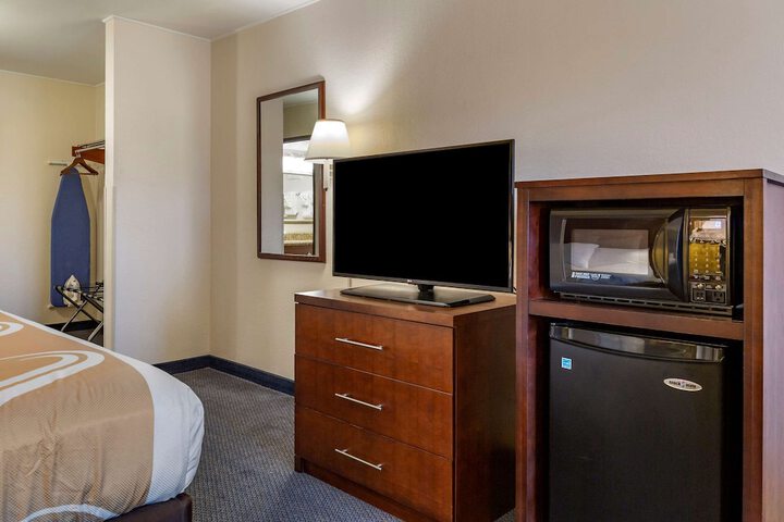Quality Inn & Suites Zanesville City Center