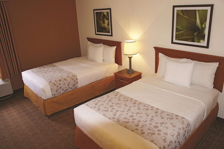 Room 16 of 28