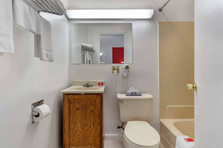 Room 10 of 27