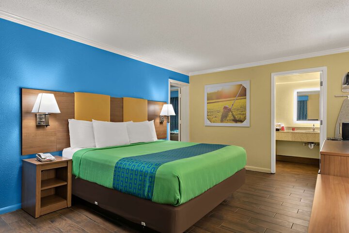 Room 16 of 30