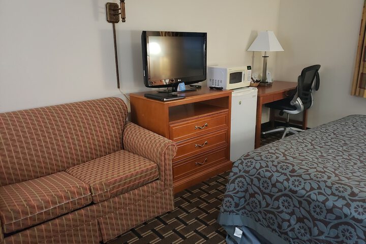 Room 66 of 102