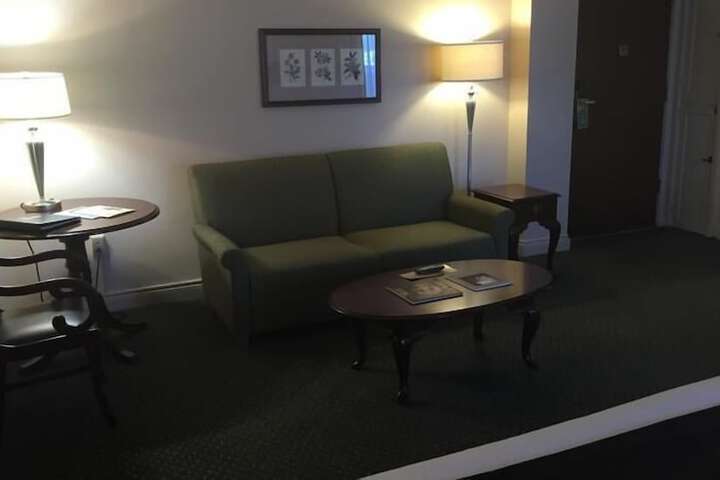 Room 21 of 32