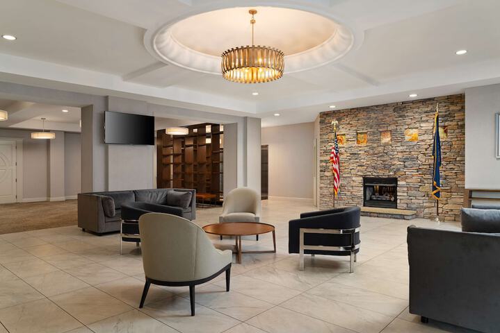 DoubleTree by Hilton Pittsburgh Airport
