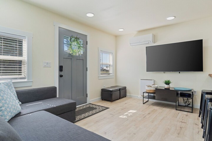 1 / 2 Mi to Ocean: Copalis Beach Hideaway!