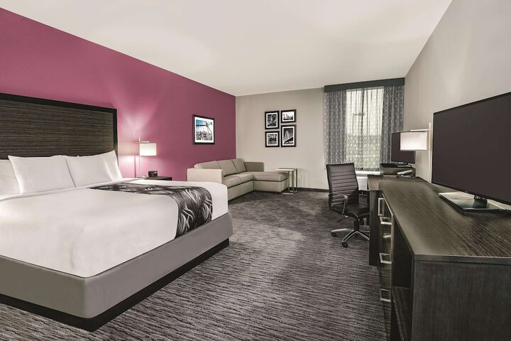 Room 15 of 37