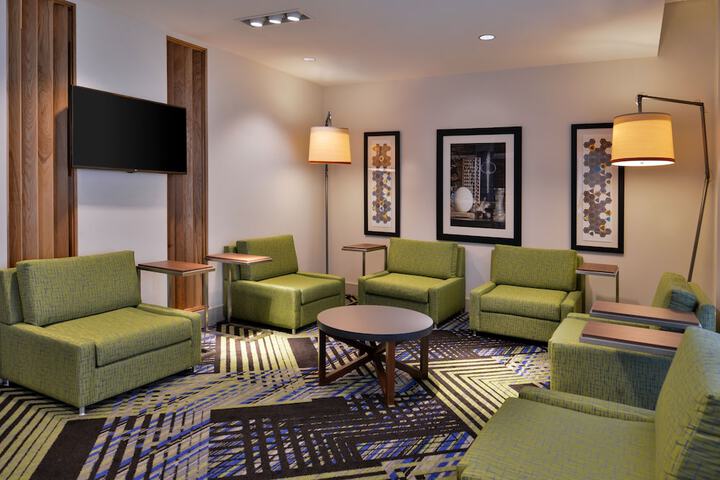 Holiday Inn Express & Suites Marshalltown by IHG