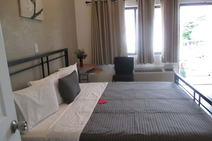 Room 17 of 51