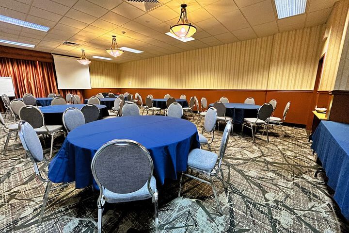 Ballroom/Hall 64 of 67