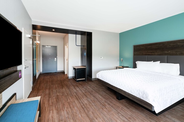 Room 27 of 36