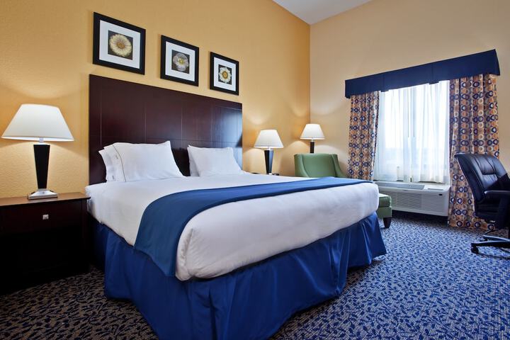 Room 43 of 62