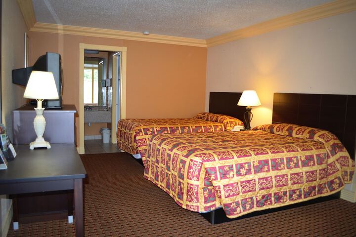 Room 16 of 19