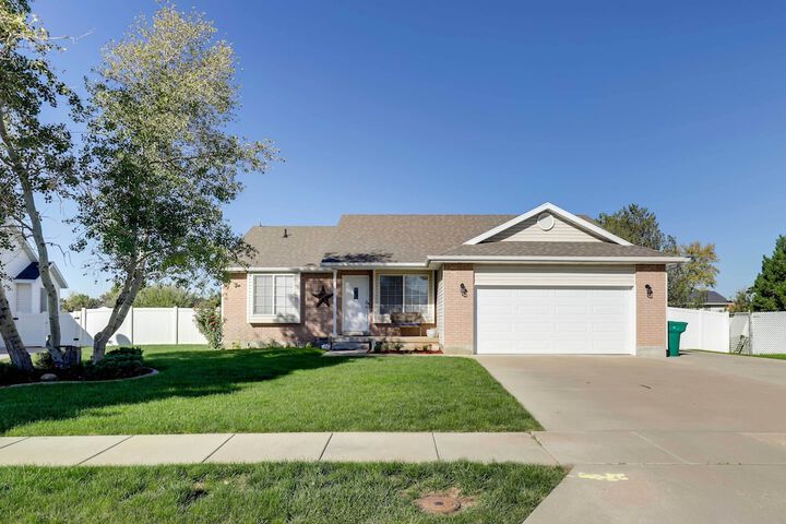 Family-friendly Clearfield Home w / Hot Tub!