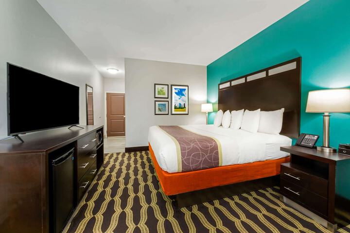 Room 12 of 27