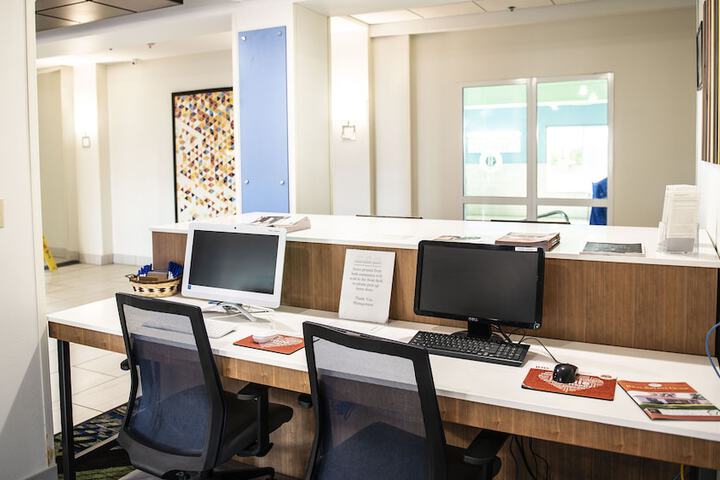 Holiday Inn Express & Suites Sedalia by IHG