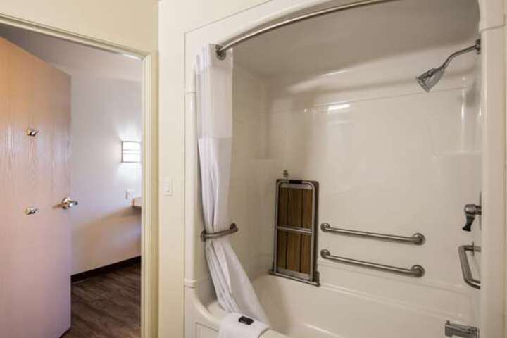 Room 102 of 112