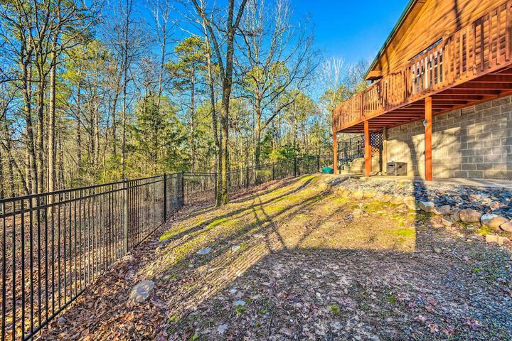 Pet-friendly Cabot Cabin w / Fenced Yard!
