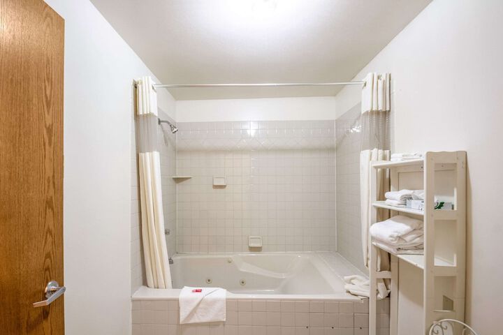 Econo Lodge Waupaca