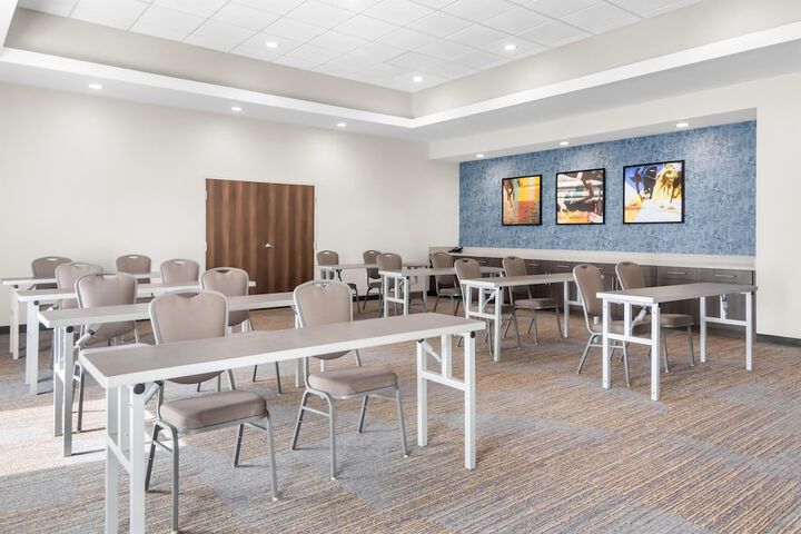 Home2 Suites by Hilton Dallas Grand Prairie