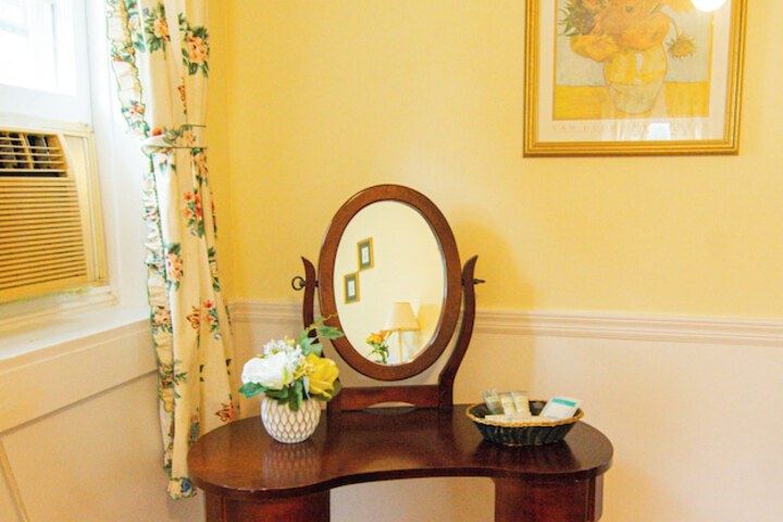 Room 121 of 142