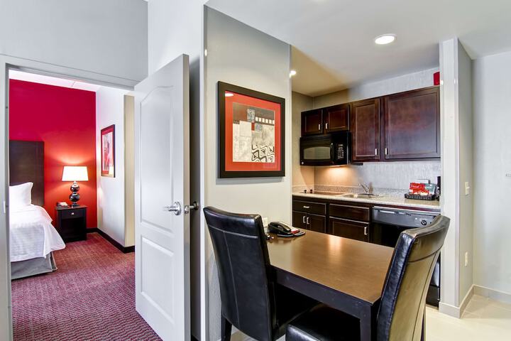 Room 25 of 42