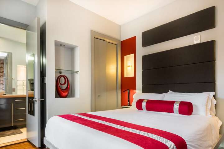 Room 350 of 488