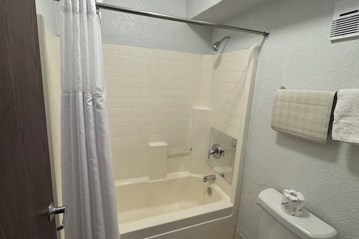 Room 19 of 53