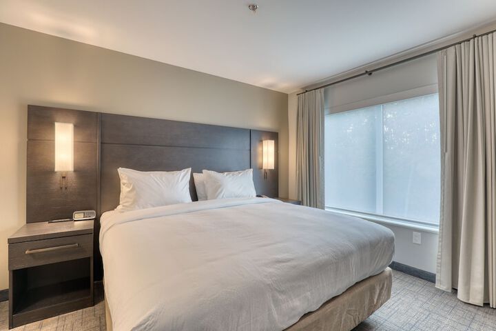 Room 52 of 67
