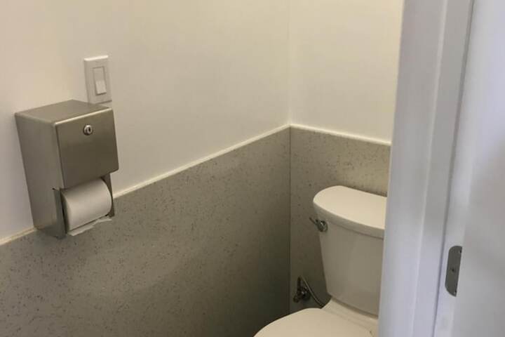 Room 12 of 40