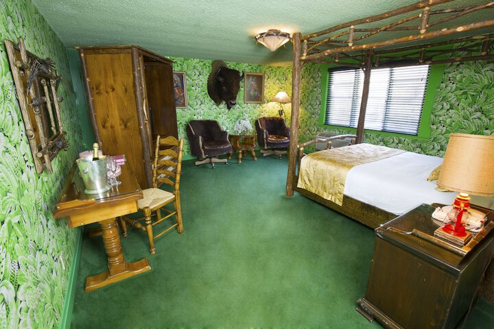 Room 368 of 461