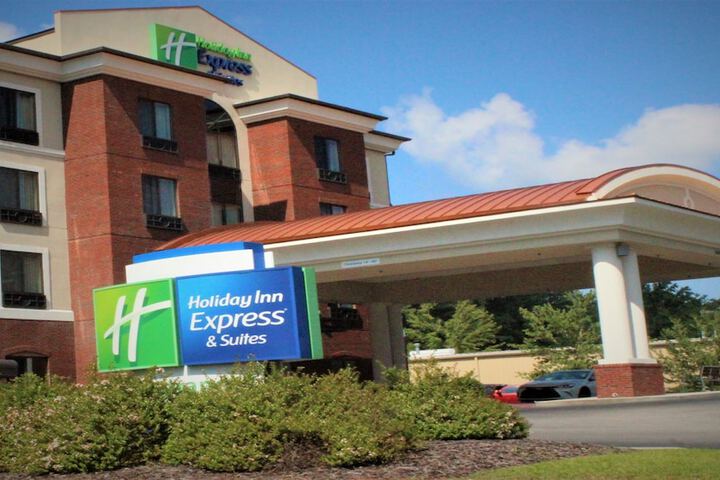 Hotel 2 of 57