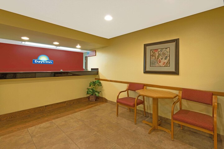 Days Inn by Wyndham Cameron